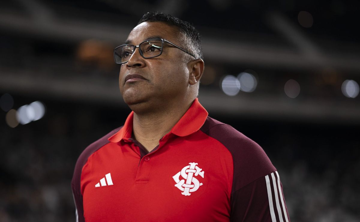 alessandro barcellos revela planos do internacional para reforçar o elenco de roger machado