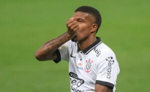 corinthians negocia léo natel com grupo city após se irritar com o santos