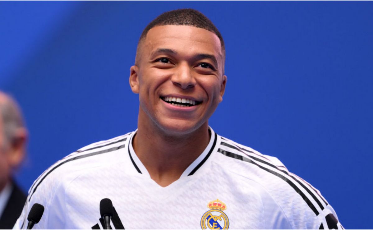 real madrid: mbappé é apresentado oficialmente e se emociona: "sou um garoto feliz"