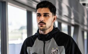 joão basso é inscrito na série b com o santos de olho em saída de joaquim
