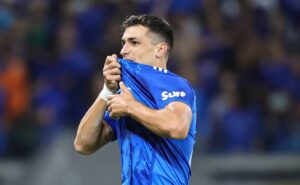 cruzeiro bate o juventude e segue 100% em casa no brasileirão