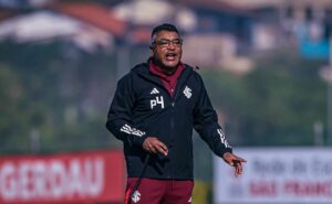 em sua estreia no internacional, roger machado enfrenta o adversário mais regular do brasileirão