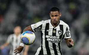 botafogo analisa opções para substituir júnior santos, artilheiro das copas em 2024