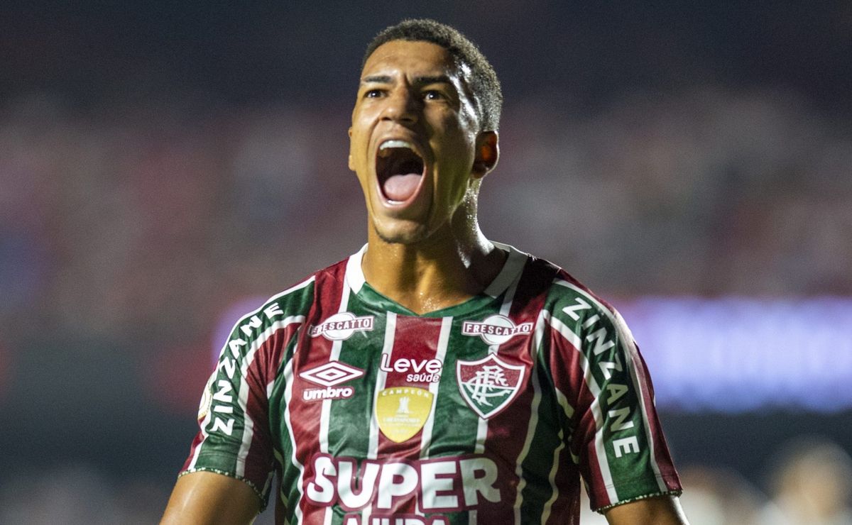 reação da web: kauã elias é destaque da torcida do fluminense após vitória no brasileirão