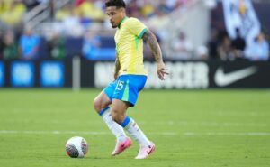 copa américa: dorival estuda barrar joão gomes do time titular da seleção brasileira 