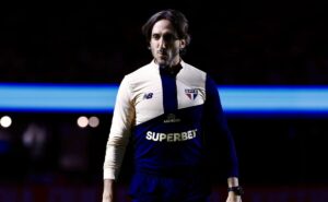 carlos gruezo garante permanência de zubeldía no são paulo: "temos um compromisso aqui"