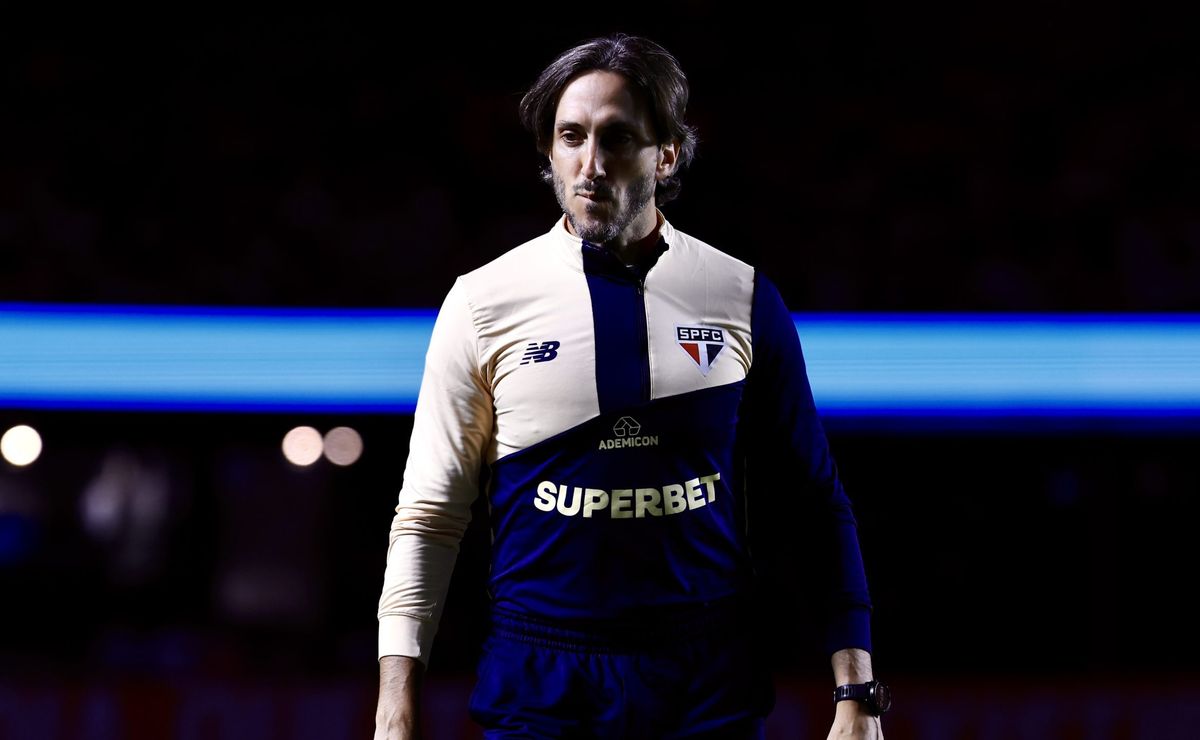 carlos gruezo garante permanência de zubeldía no são paulo: "temos um compromisso aqui"
