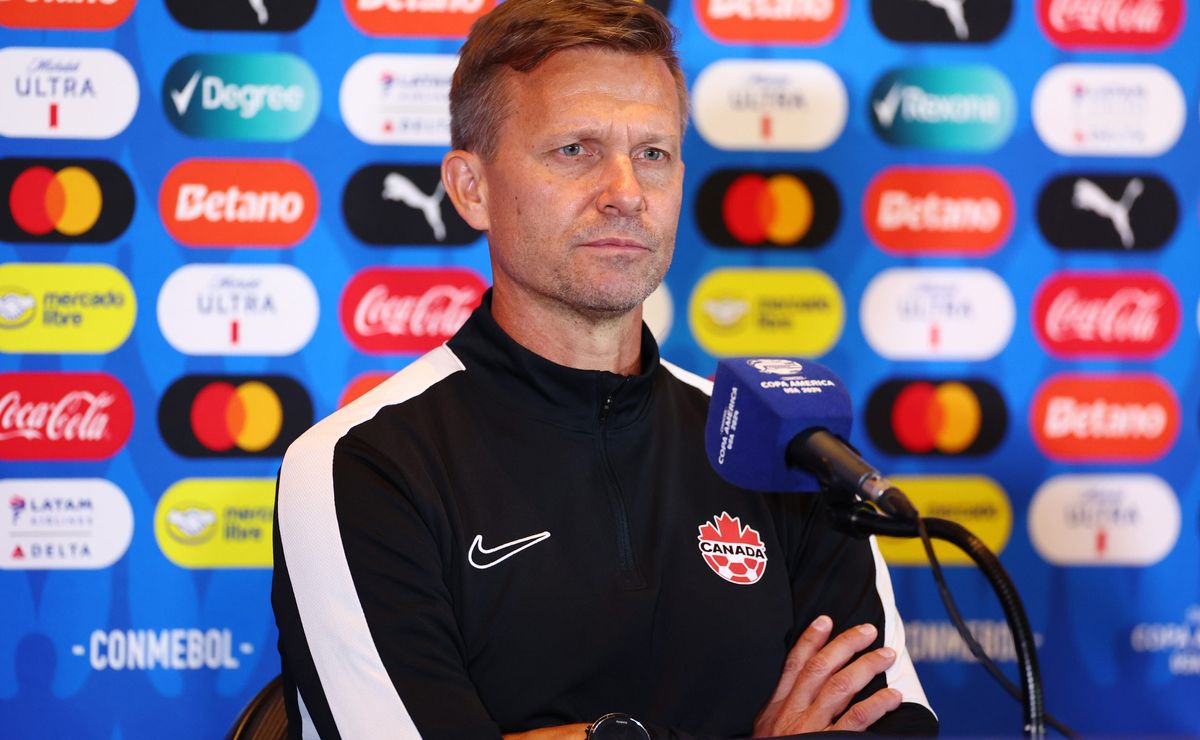 copa américa não foi profissional segundo jesse marsch, técnico do canadá