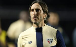 são paulo muda de ideia sobre volante descartado por zubeldía e méndez pode ter nova chance 