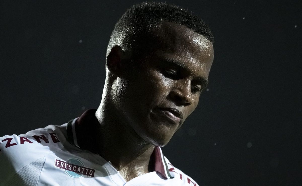 saiba o que levou jhon arias a pedir para sair do fluminense