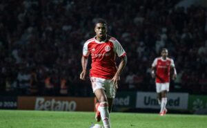 gustavo prado pode render milhões ao internacional após se destacar contra o bahia