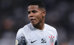 r$ 152 milhões: augusto melo vê oferta do al nassr cair por wesley e gera preocupação nos bastidores