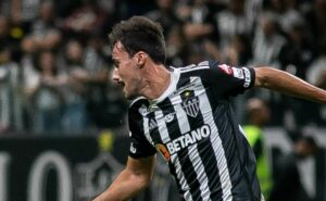 “melhor jogador do flamengo”: torcida do galo não perdoa igor gomes em derrota