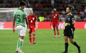 primeiro jogo da copa américa com arbitragem 100% feminina teve presença de brasileiras edina alves e neuza back