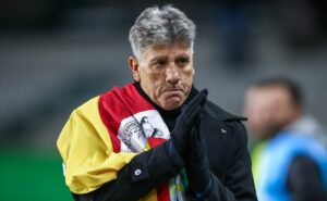renato gaúcho é avisado sobre data prevista para retorno dos jogos na arena do grêmio