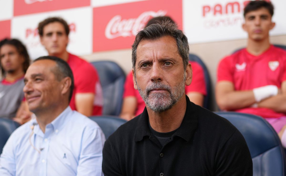 r$ 30 milhões: quique flores, técnico do sevilla, quer atacante do fluminense