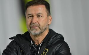 atacante de 23 anos que negocia com corinthians de augusto melo é oferecido e analisado pelo flamengo