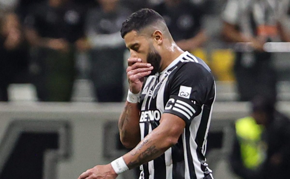 falou tudo: hulk pede desculpas a milito após goleada para o flamengo e torcedores 'brincam' com a situação