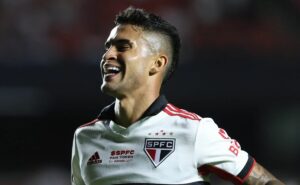 reforço é contratado no são paulo após ajuda confirmada de rodrigo nestor