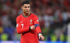 ex jogador revela motivação de cristiano ronaldo: "quer jogar com o filho"