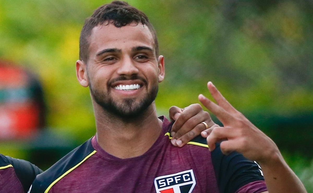 lucão, revelado pelo são paulo, vai assinar contrato e voltar ao brasil