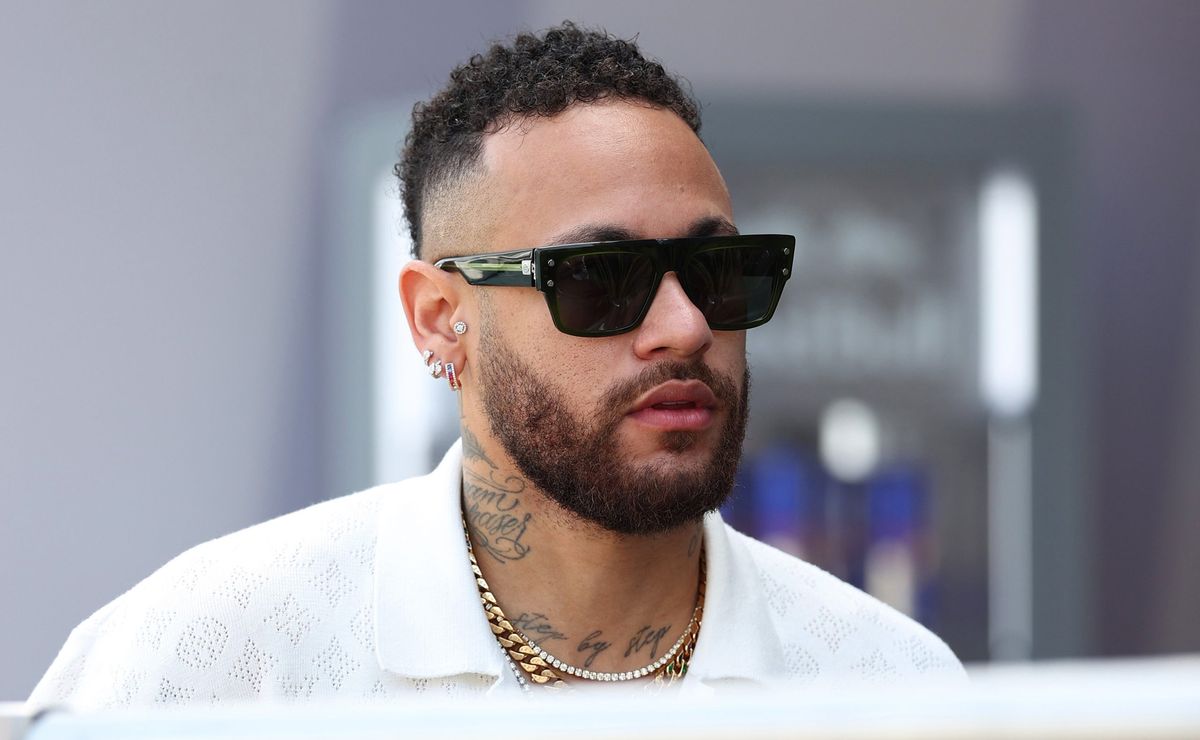 neymar manda vídeo para coutinho e é vaiado em pleno são januário