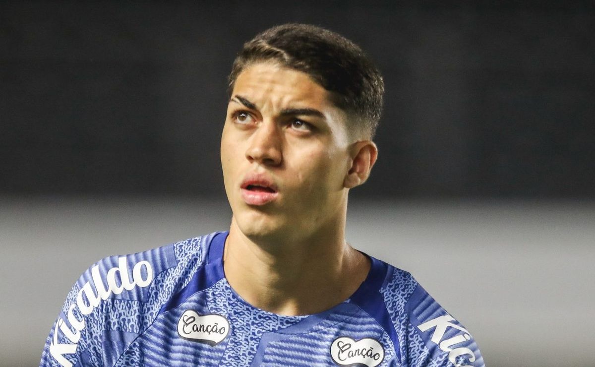 jair terá sequência como profissional pela primeira vez no santos