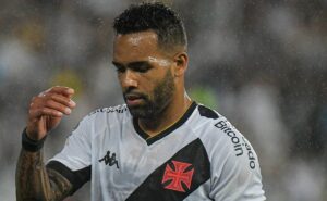 admitiu: alex teixeira não acreditava em possível retorno ao vasco