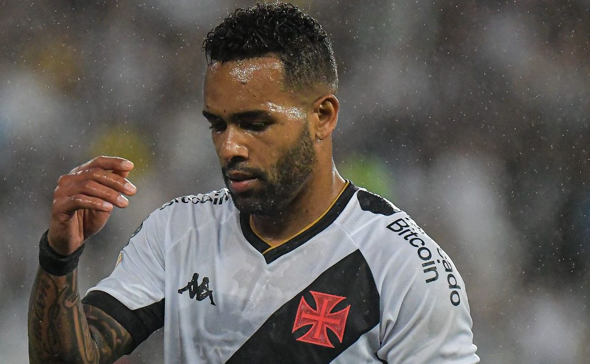 admitiu: alex teixeira não acreditava em possível retorno ao vasco