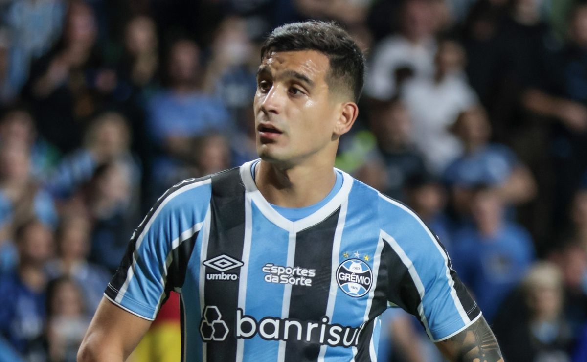 após grêmio vencer operário pr, renato gaúcho explica lesão de cristaldo: "É mínima"