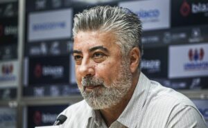 alexandre gallo se prepara para tirar dupla do flamengo e informação chega a tite