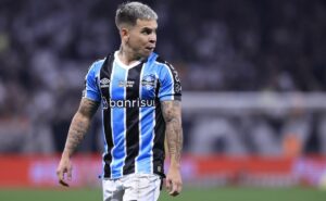 “tem a aura”: soteldo ‘chama a responsabilidade’, e tira o grêmio do z 4 