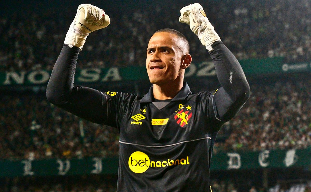 novo reforço do santos: goleiro renan está por detalhes de fechar e sair do juventude 