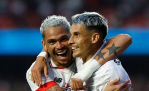 são paulo reencontra boa fase em aposta com quatro atacante e menos cautela