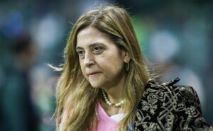 john textor é criticado por leila pereira antes de botafogo x palmeiras: "aberração"