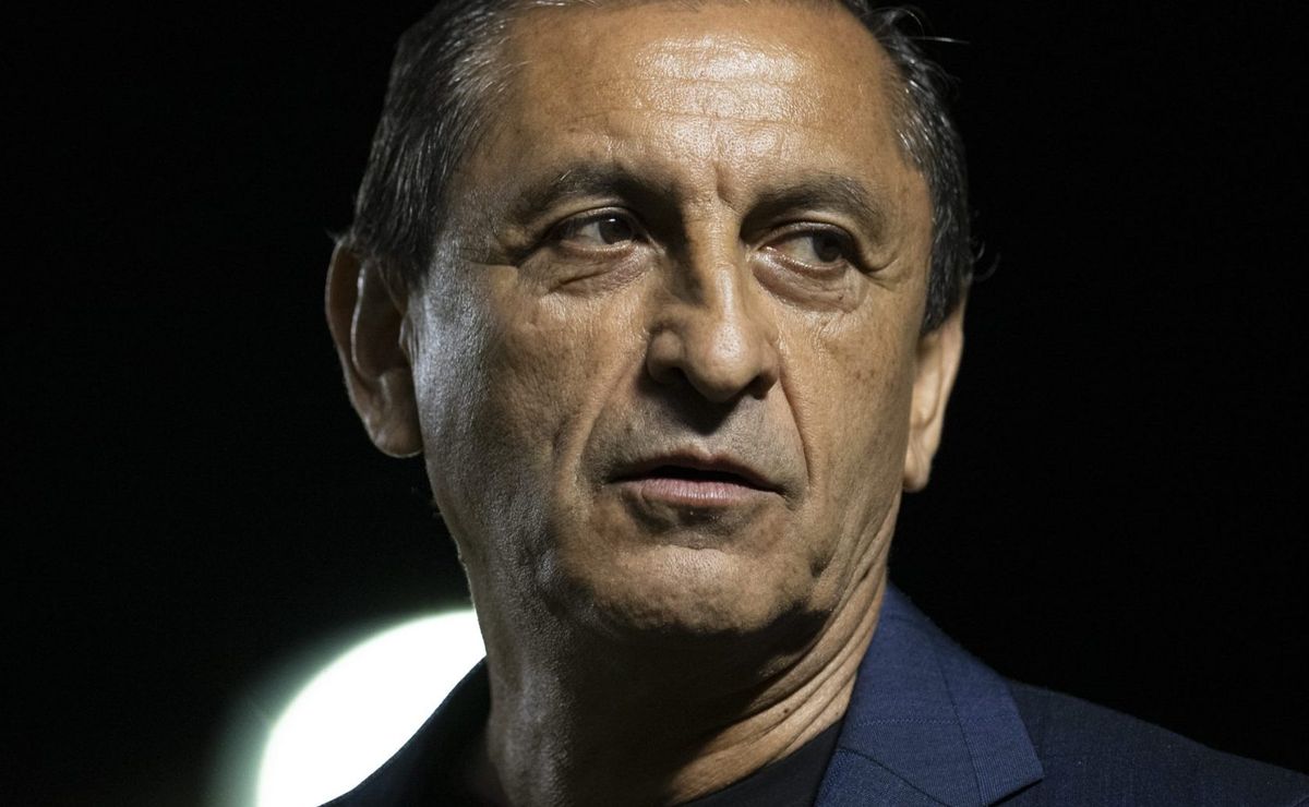 ramón díaz chegou chegando e exigiu mudança de postura no mercado para fechar com o corinthians