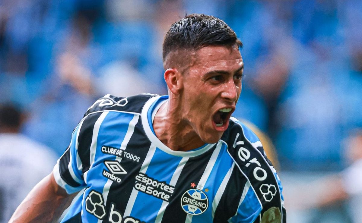 pavón entra na mira do olympiacos gre e torcida do grêmio repercute: “vende e traz o michael”