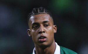 palmeiras recusa ofertas por vanderlan e aposta em destaque do lateral no brasil