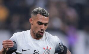 torcida do corinthians exige saídas de matheuzinho, donelli e +6 jogadores após derrota
