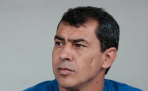 se não fechar com carille, corinthians pode efetivar como treinador raphael laruccia