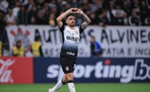 coronado não recebe cartão e fica à disposição no corinthians de ramón díaz