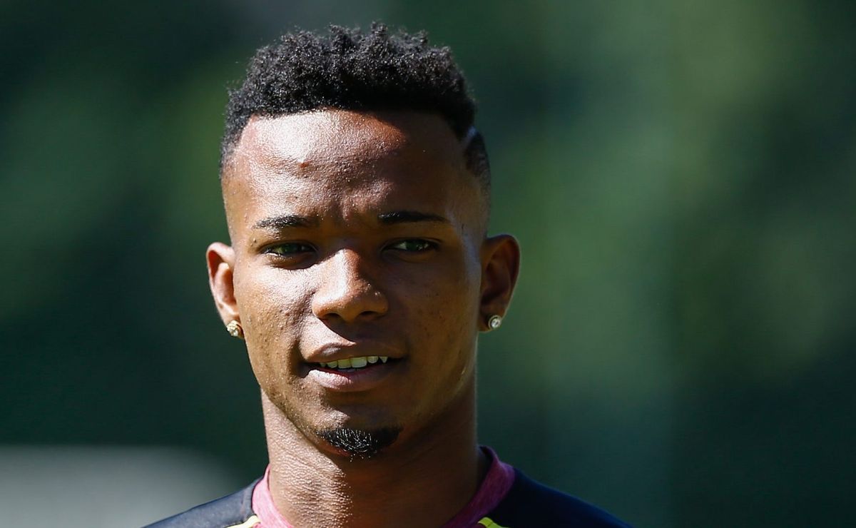 são paulo recebe atualização de thiago mendes e contratação deve ser encerrada sem final feliz