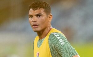 mano menezes elogia thiago silva em vitória do fluminense: “todos nós o conhecemos”