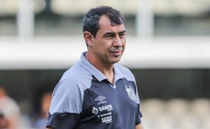 fábio carille precisa definir o substituto de guilherme no santos
