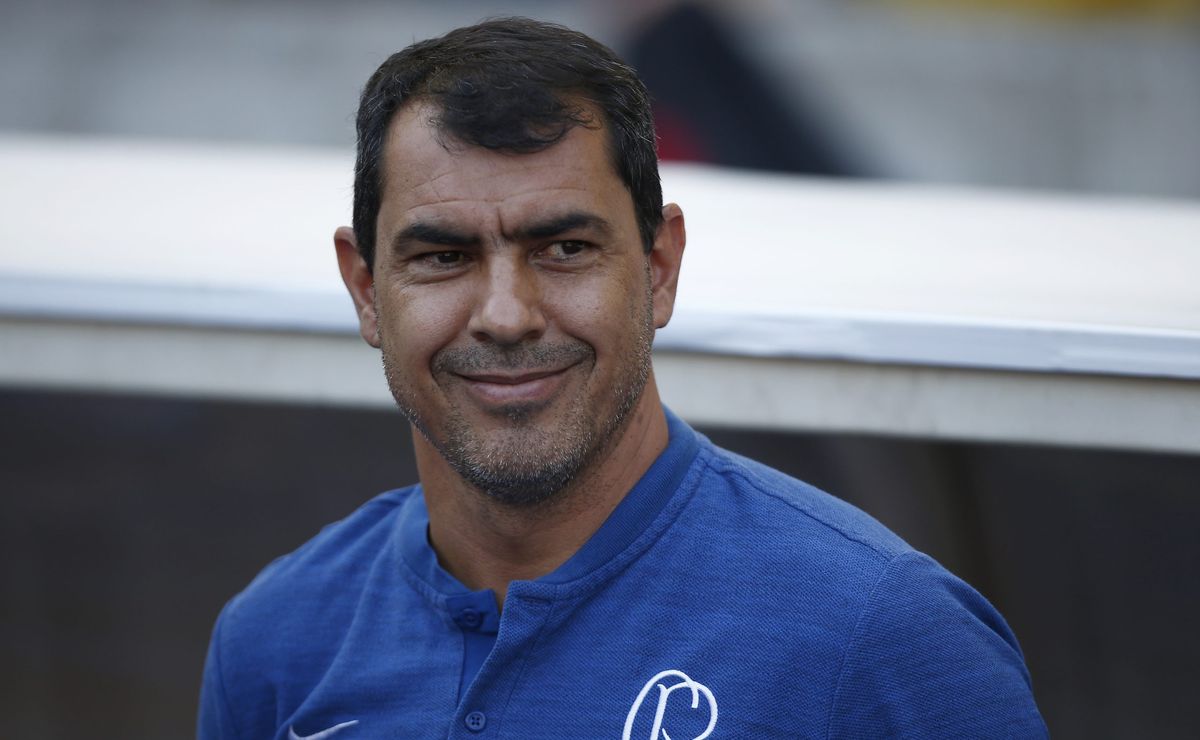 corinthians define contratação de fábio carille e vai pagar multa ao santos 