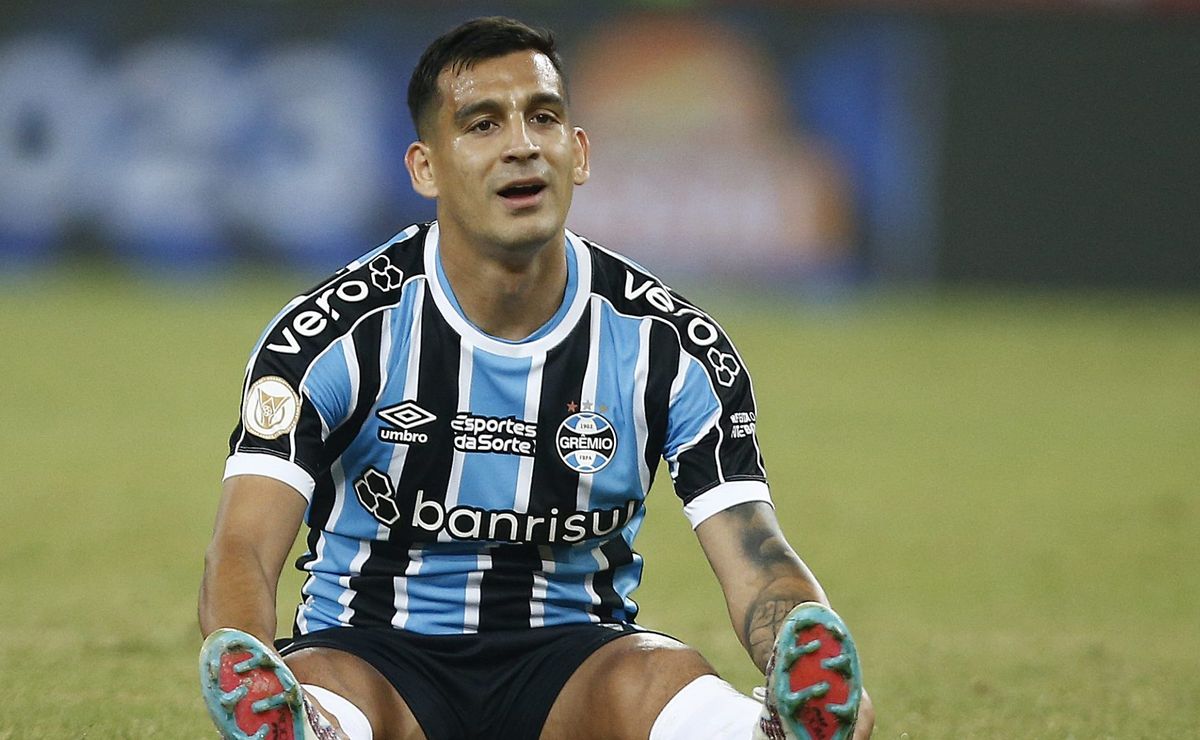 r$ 24 milhões: saída de cristaldo do grêmio ganha força após contato da europa e mls