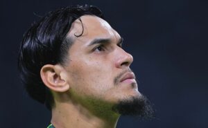 se pronunciou: gustavo gomez, capitão do palmeiras, fala sobre troca de dudu por gabigol