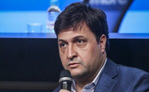 alberto guerra negocia no grêmio patrocínio máster com duas casas de apostas; entenda