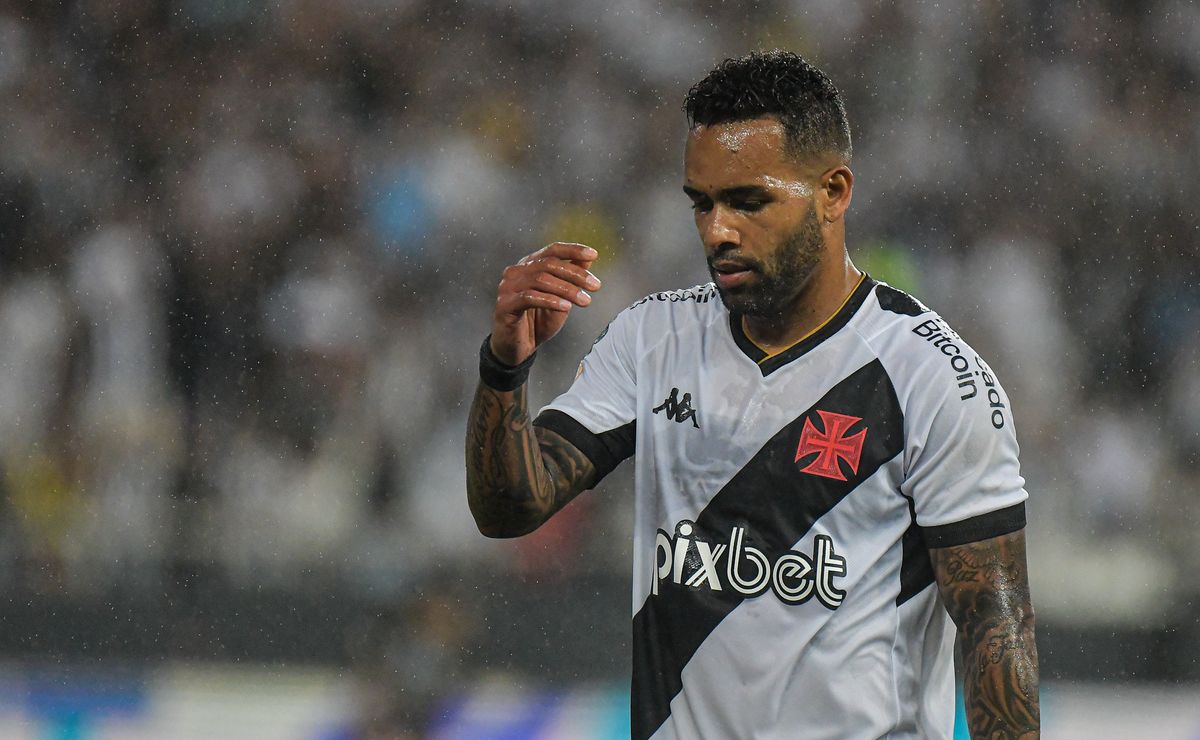 esse será o papel de alex teixeira no vasco após anúncio de contratação 