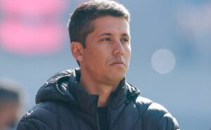 thiago carpini mostra confiança para vencer em vitória x flamengo: “jogo com nossa cara”